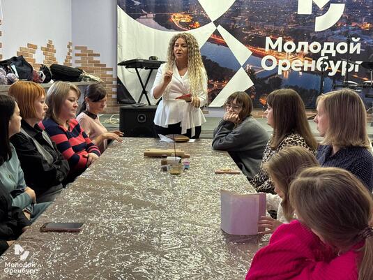 В Оренбурге состоялся праздничный вечер для мам в честь Дня матери